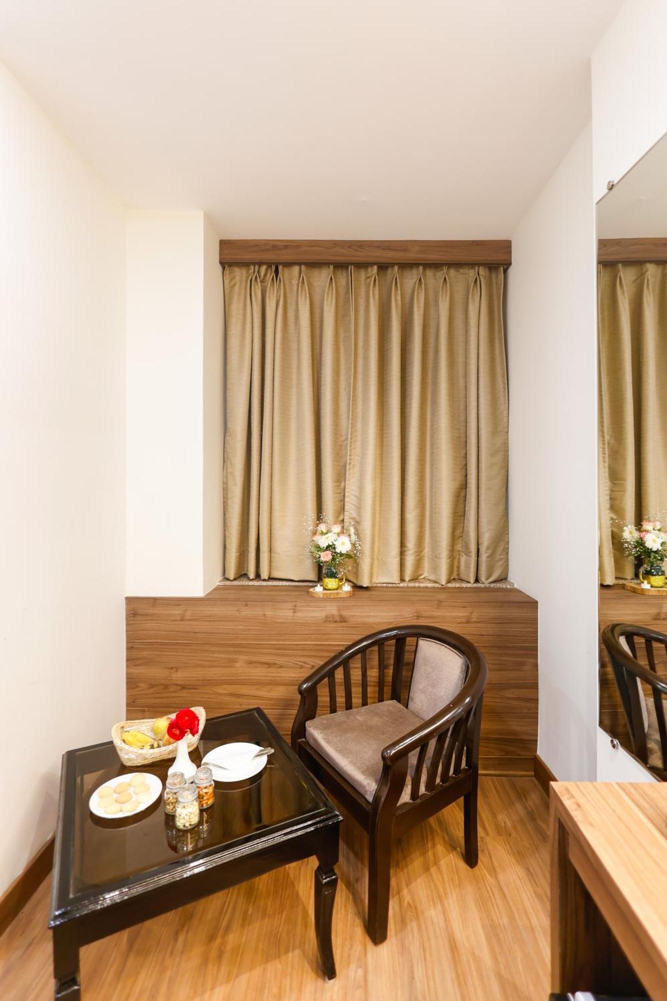 Hotel Dolphin International Варанасі Екстер'єр фото
