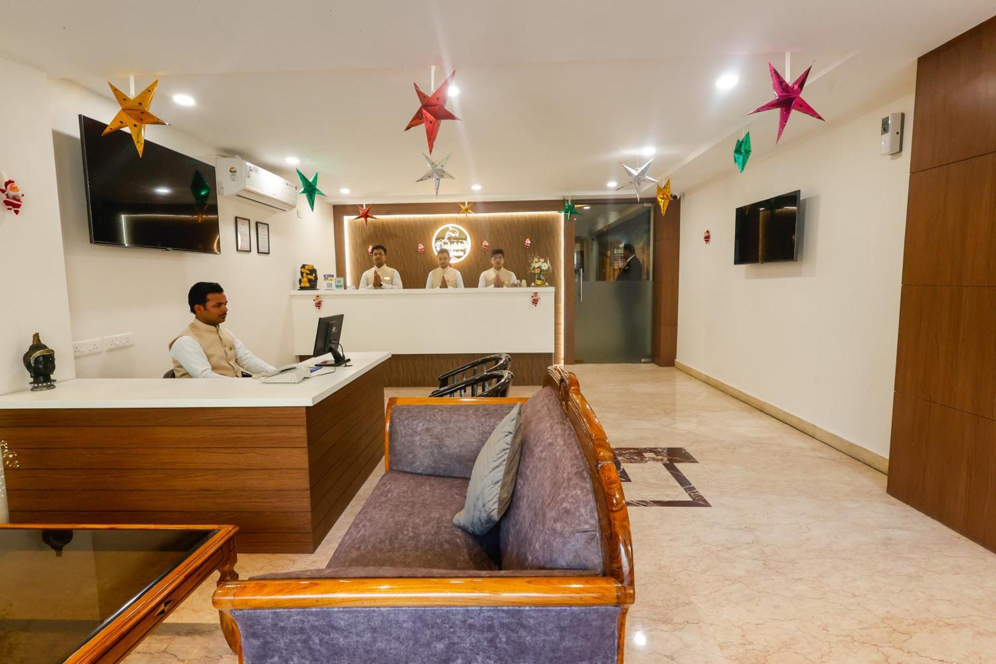 Hotel Dolphin International Варанасі Екстер'єр фото